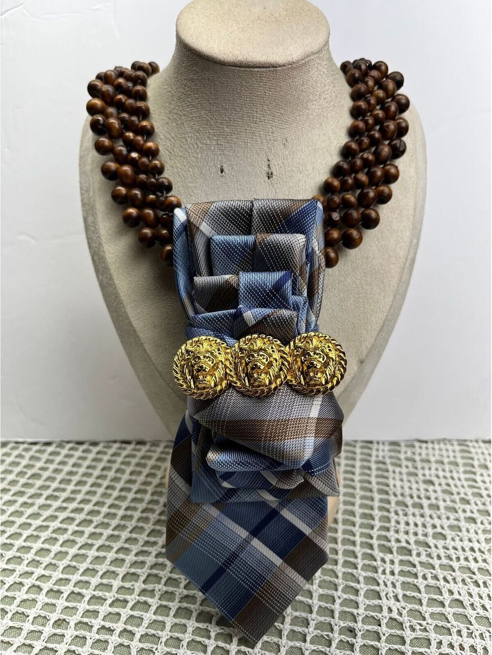 #513 Neck Tie Necklace Blue Plaid Gold Tone Lion Head Brooch
